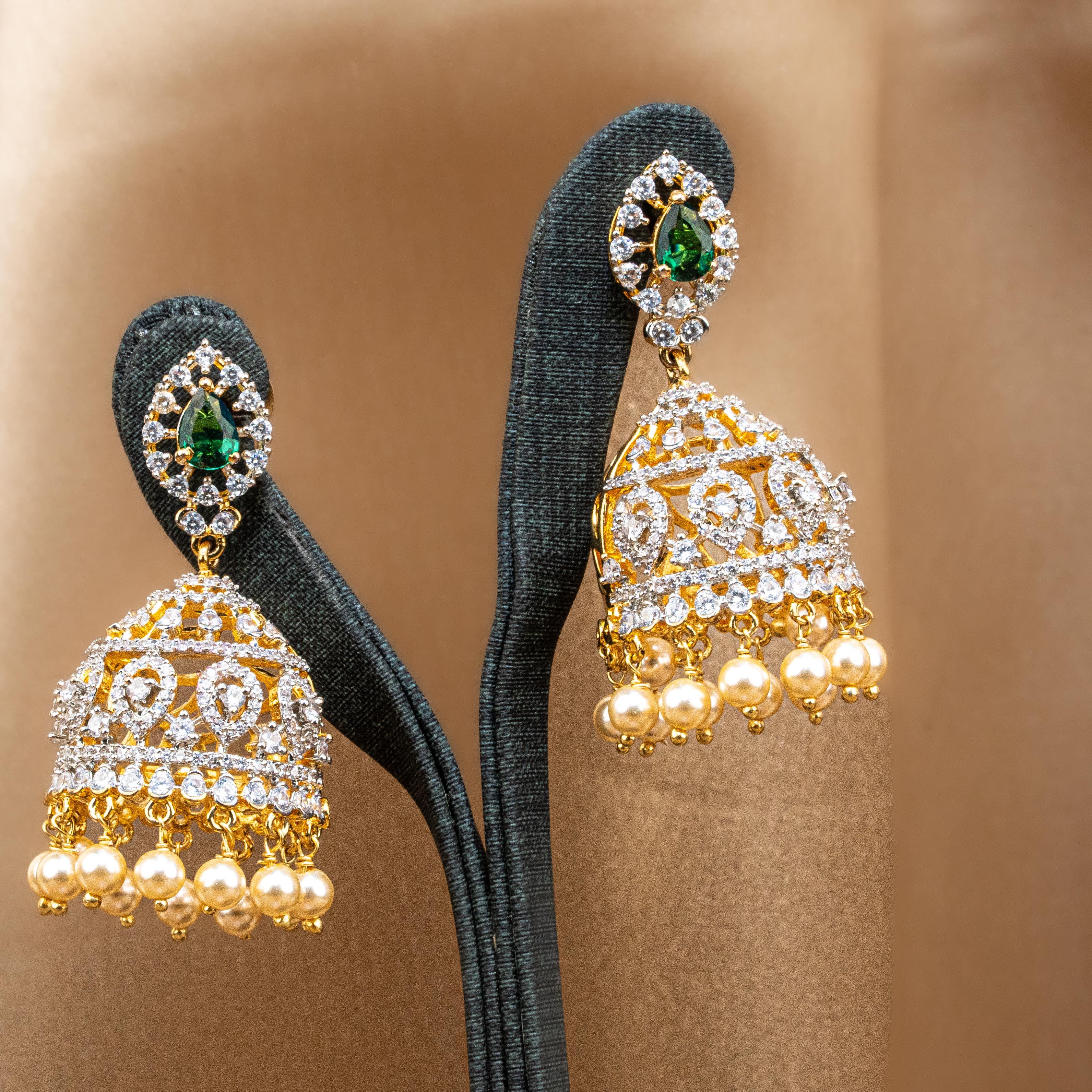 Ilakkiya Jhumka