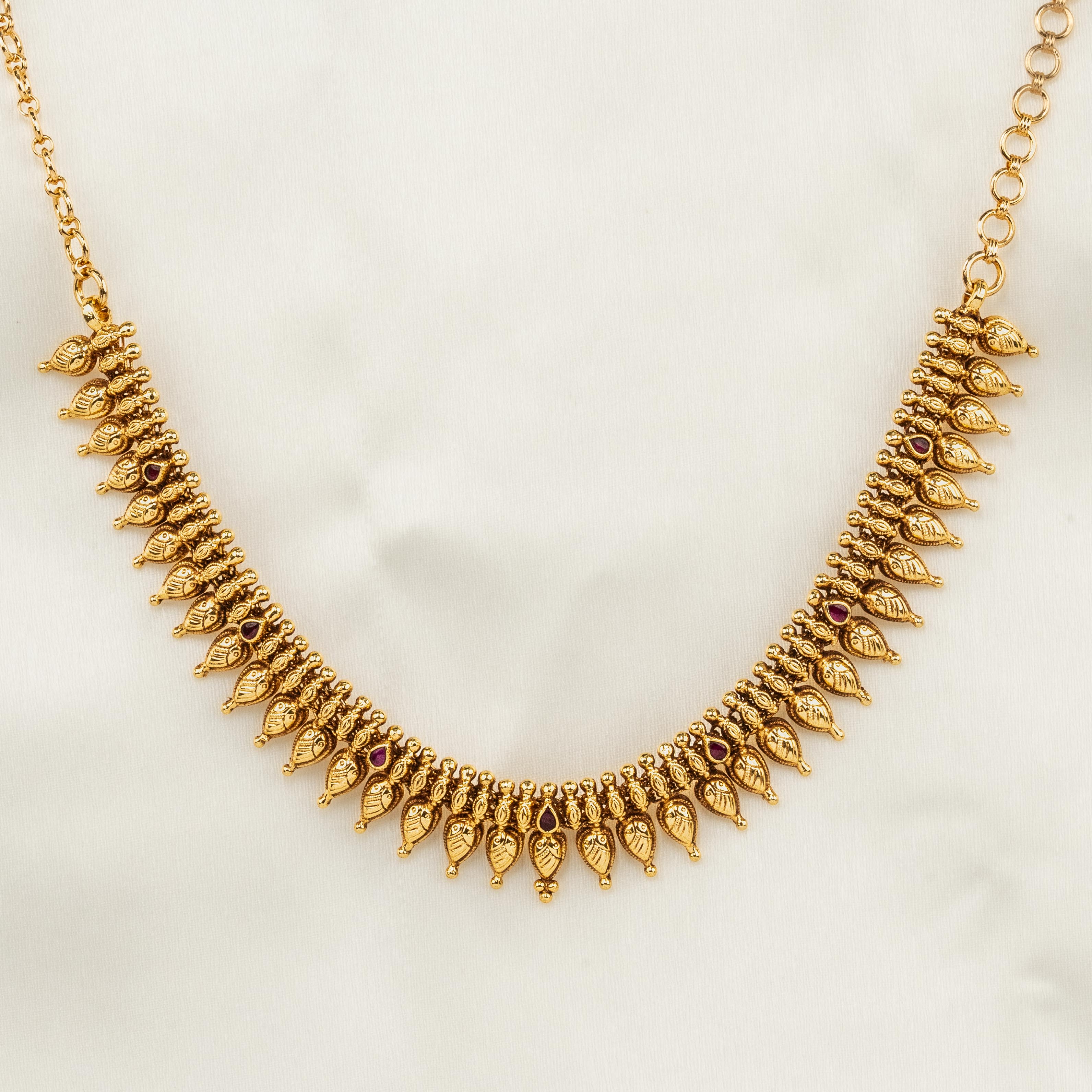Short Plain Neckalce