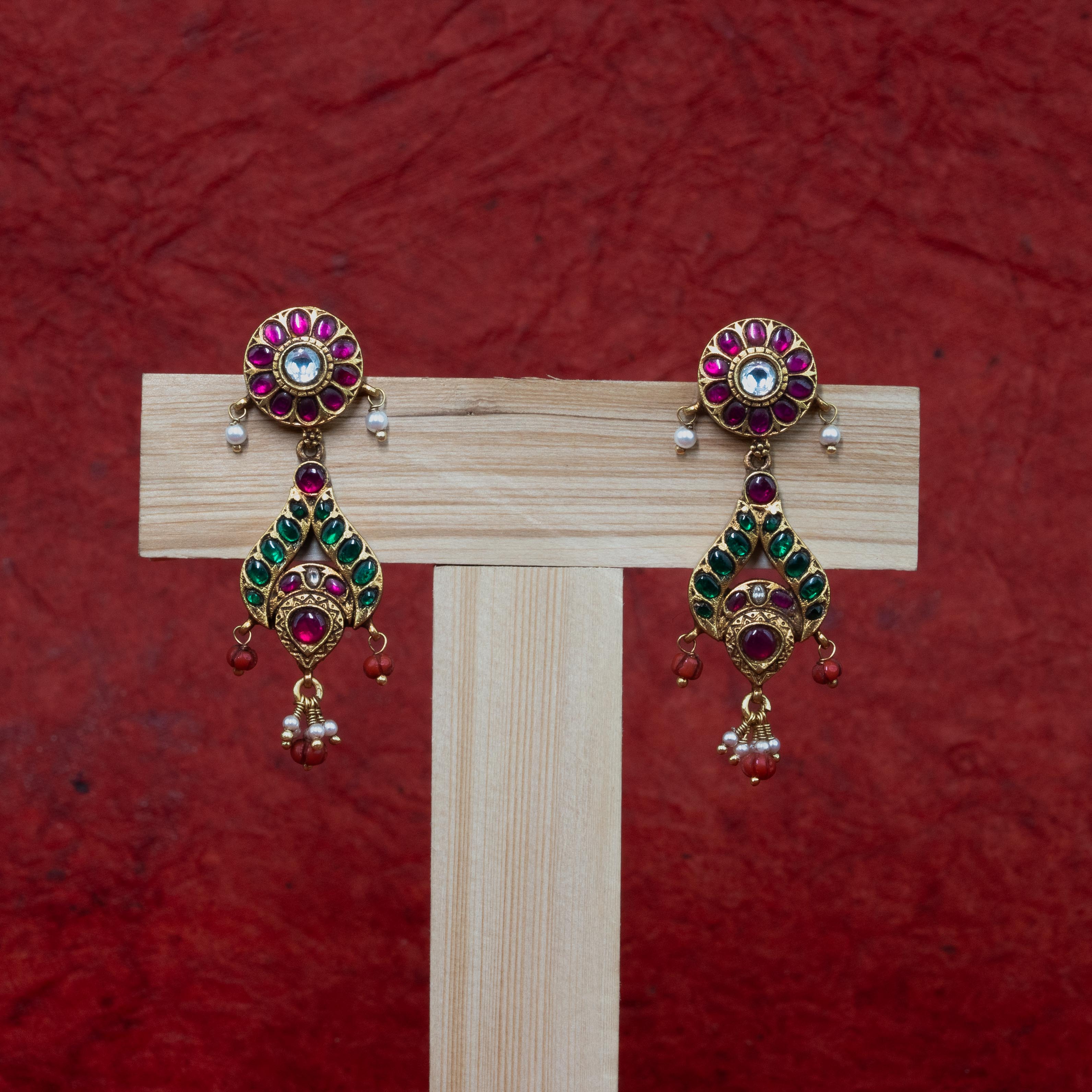 Svarna Jhumka