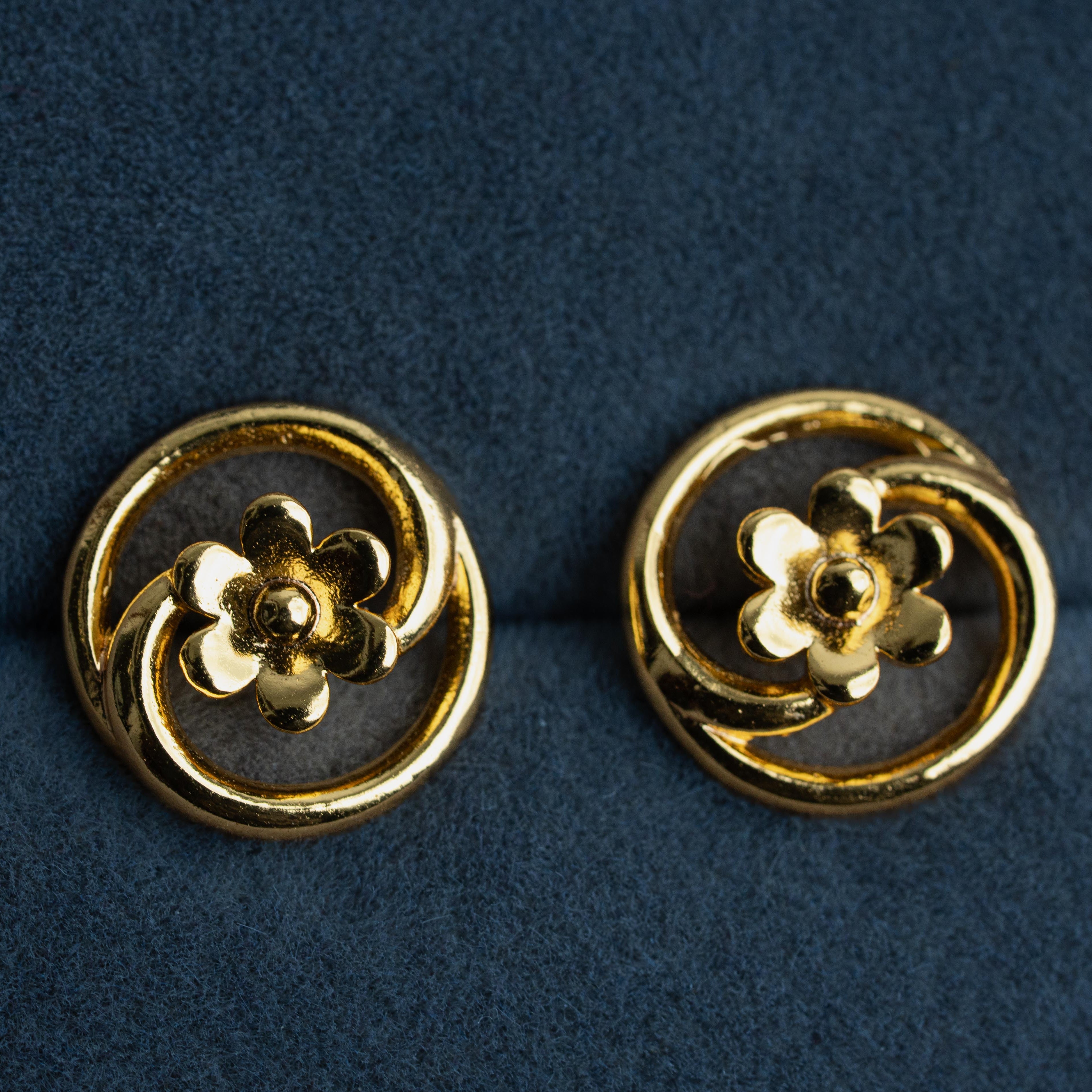 Plain Stud