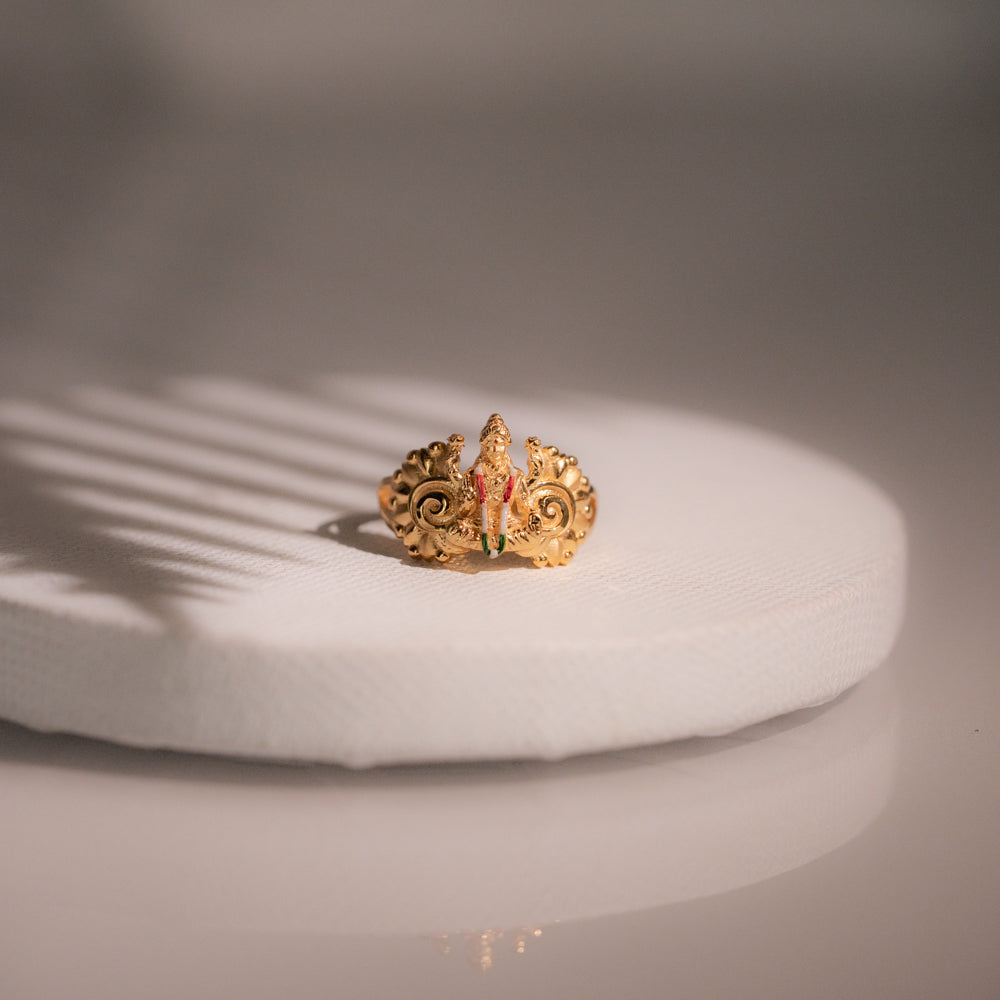 Sleek Ring