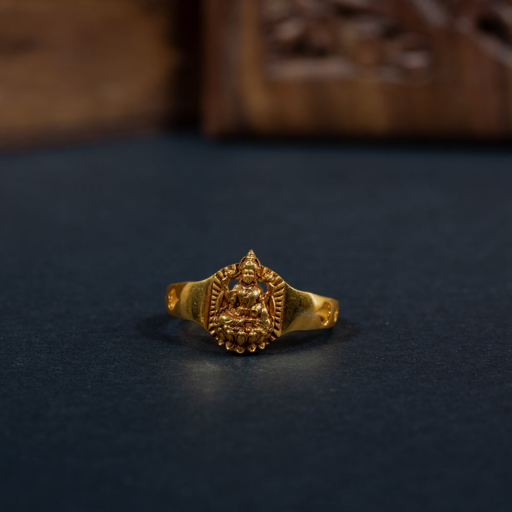 Sleek Ring
