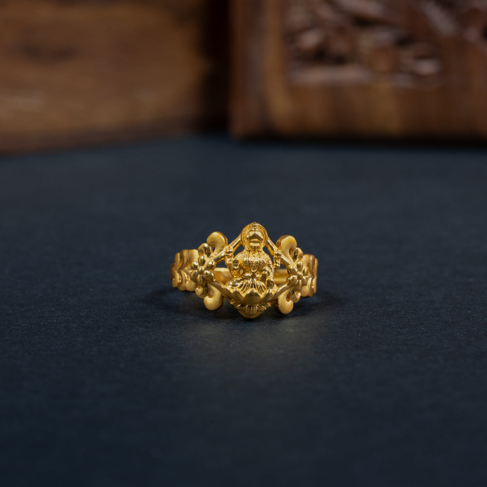 Sleek Ring