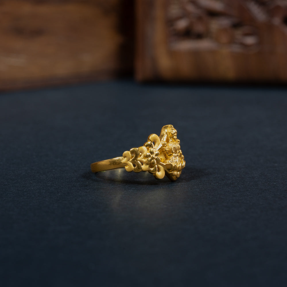 Sleek Ring