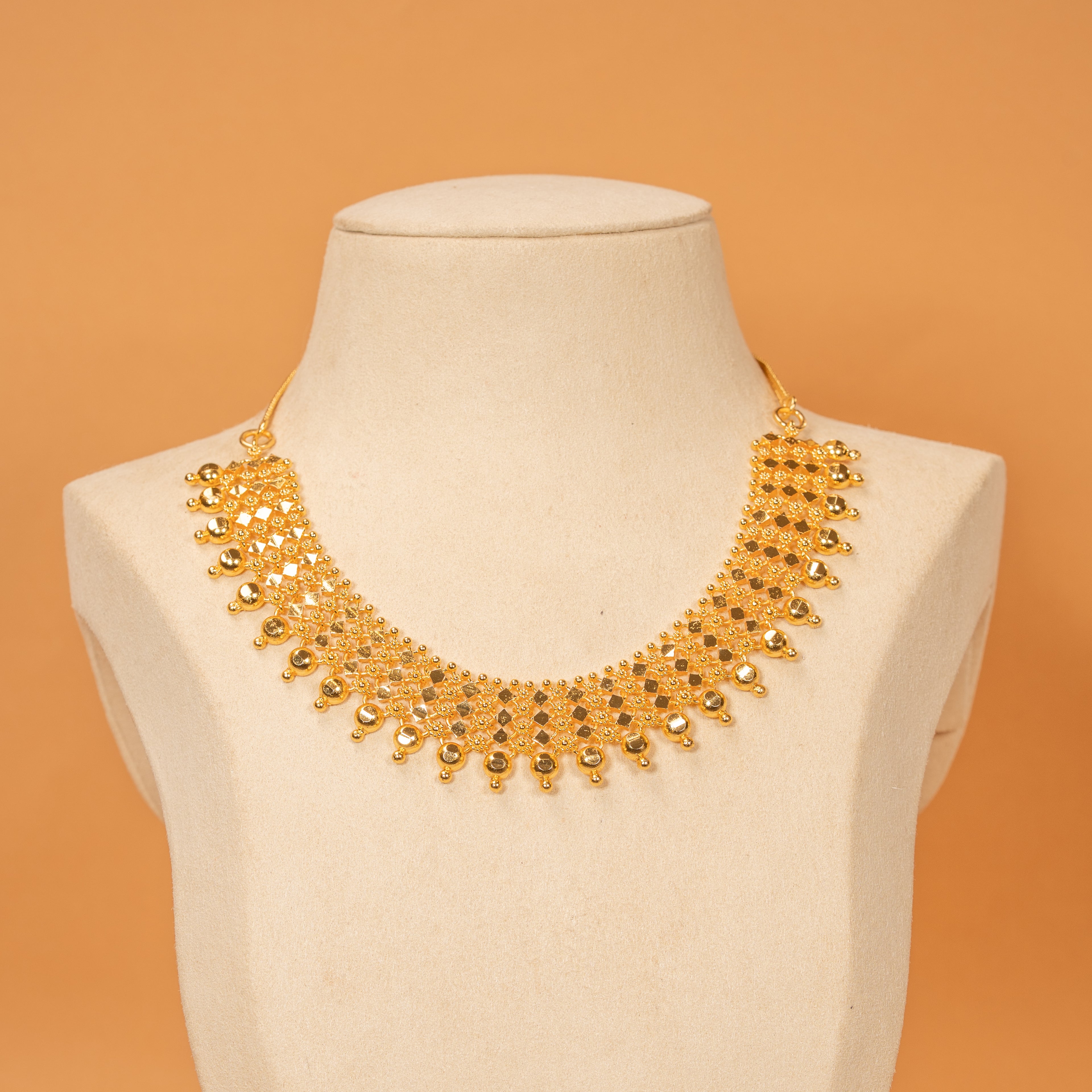 Vedhitha Necklace