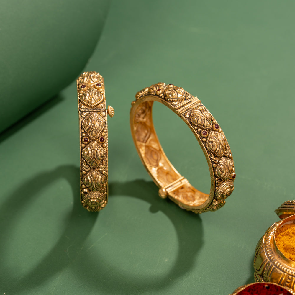 Nakas Bangle
