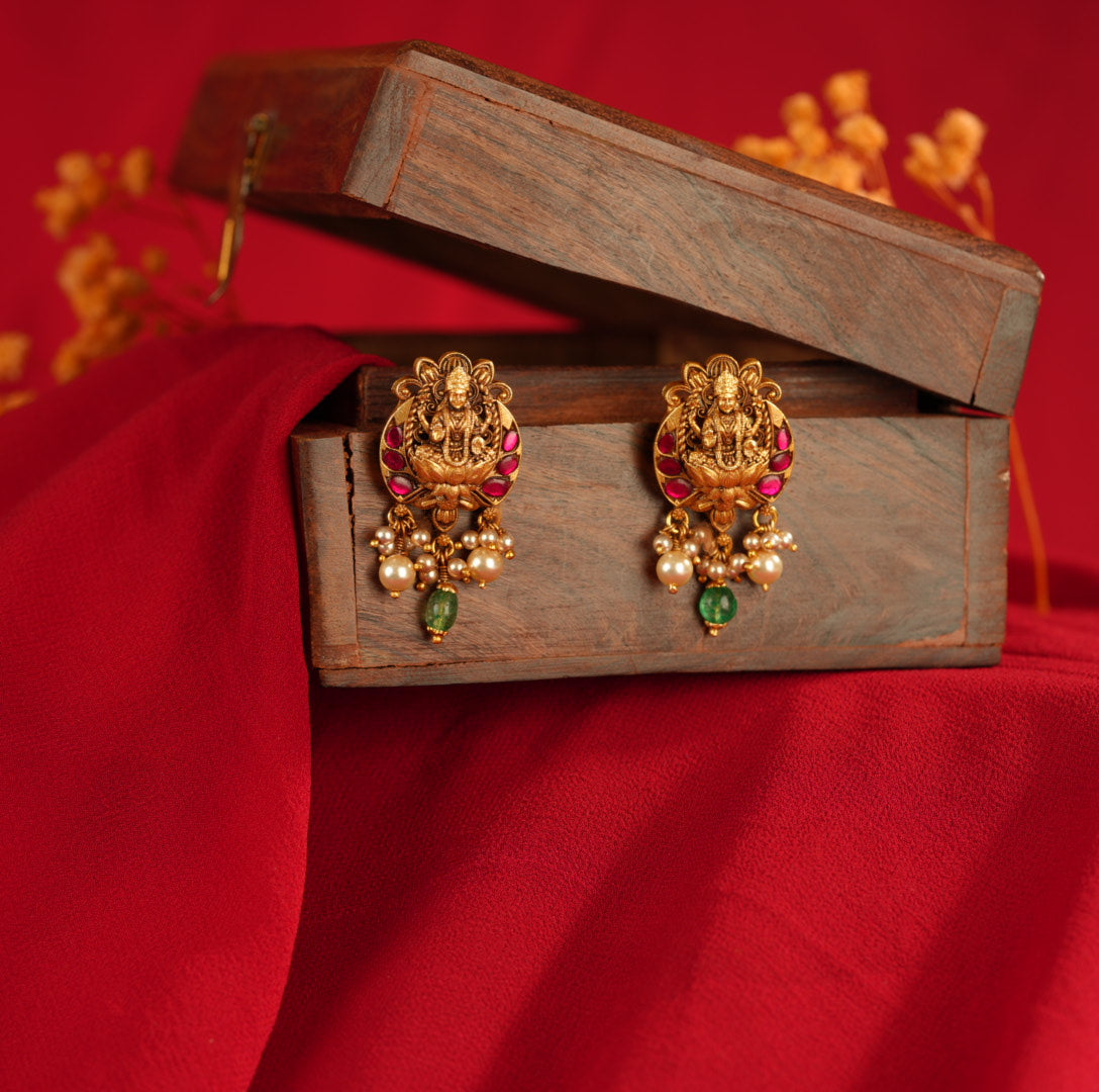 Kundan Studs