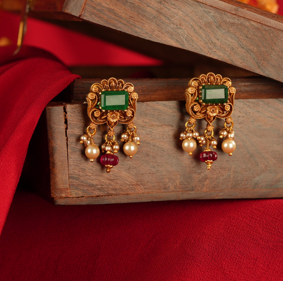 Kundan Studs