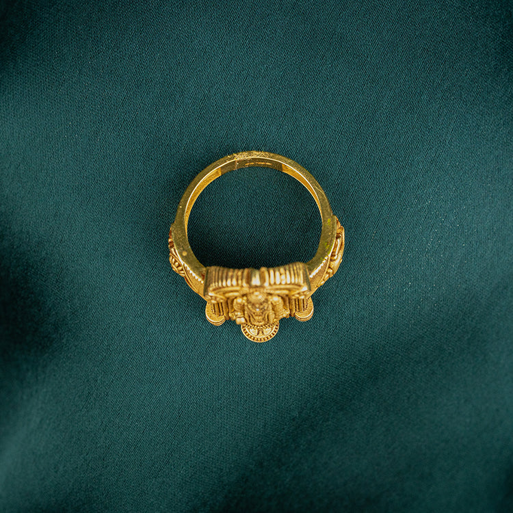 Sleek Ring
