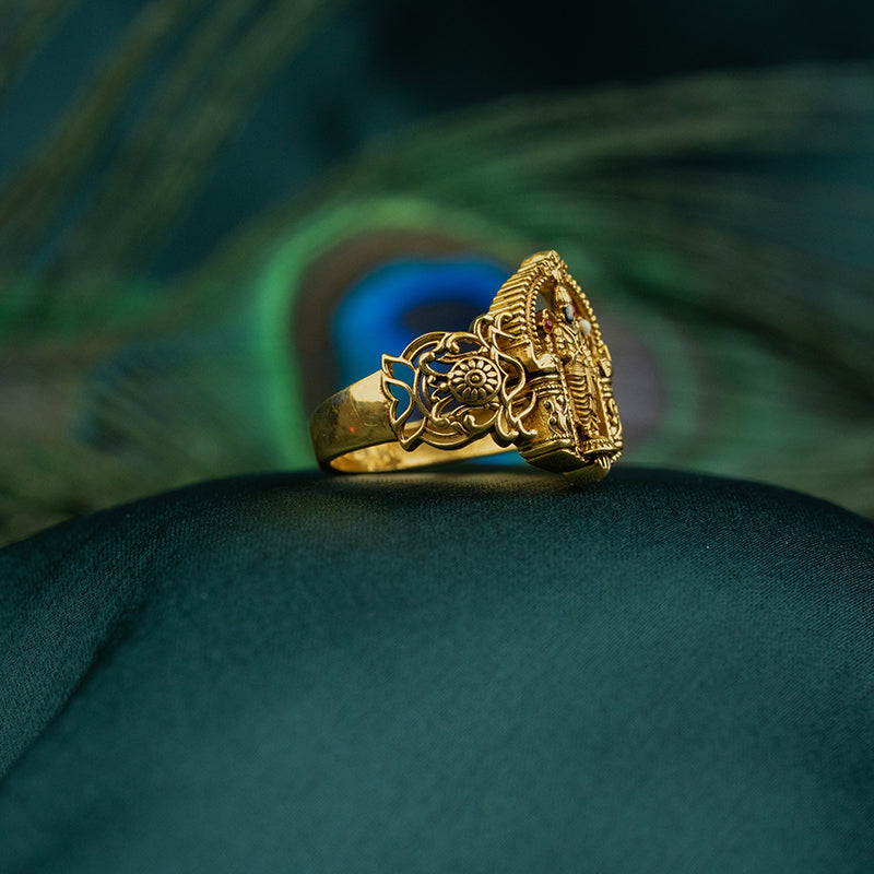Sleek Ring