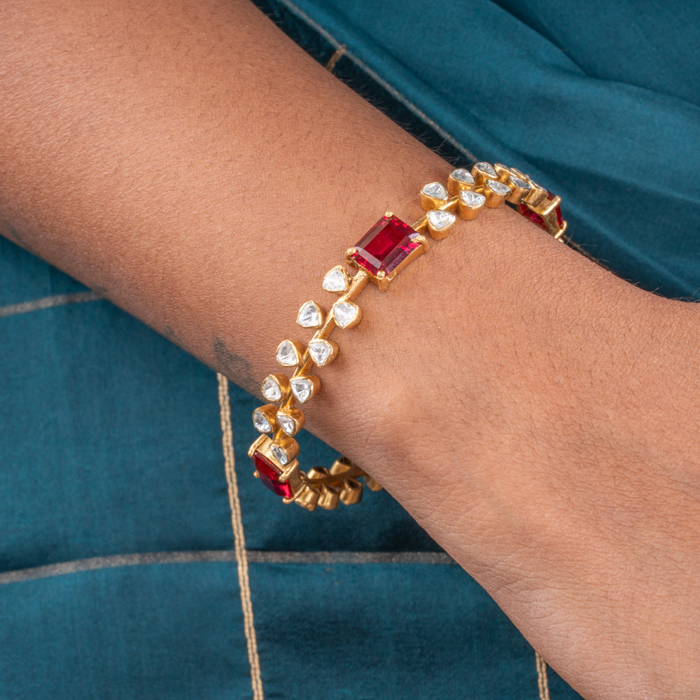 Ruvika Bangle