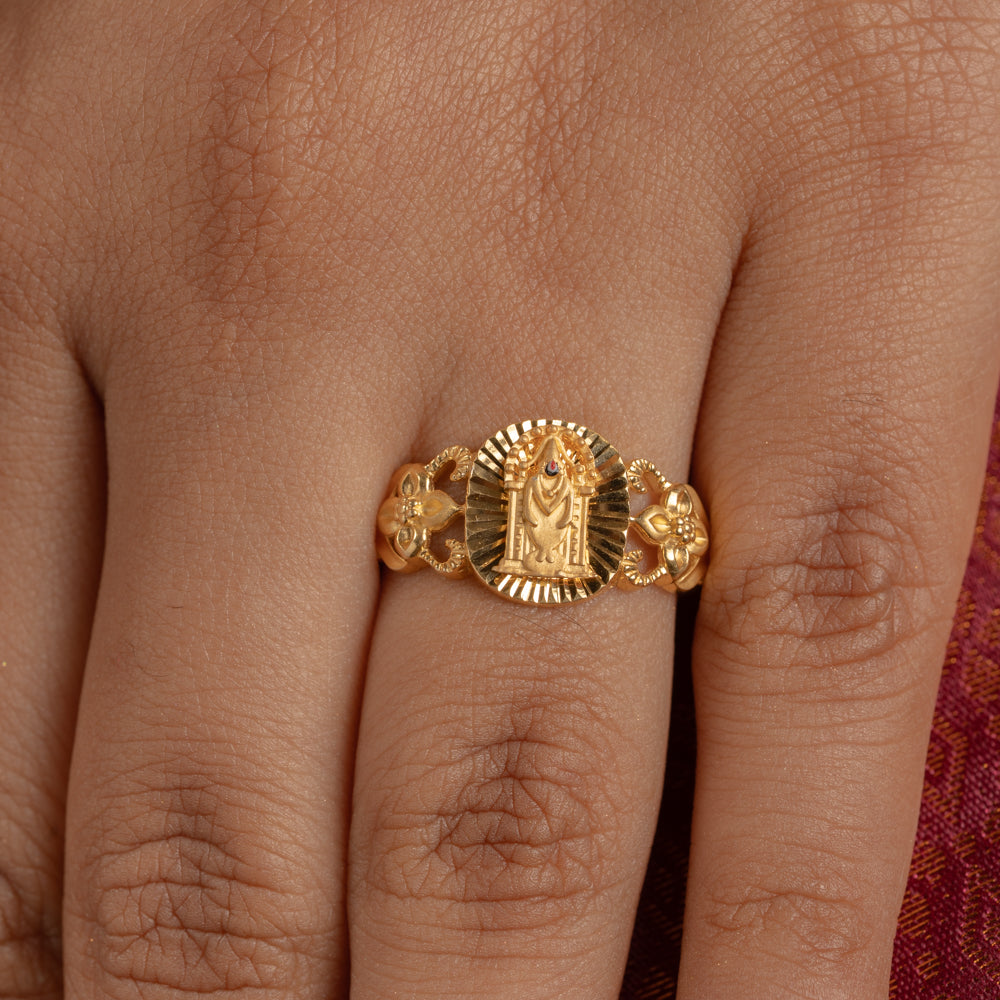 Sleek Ring