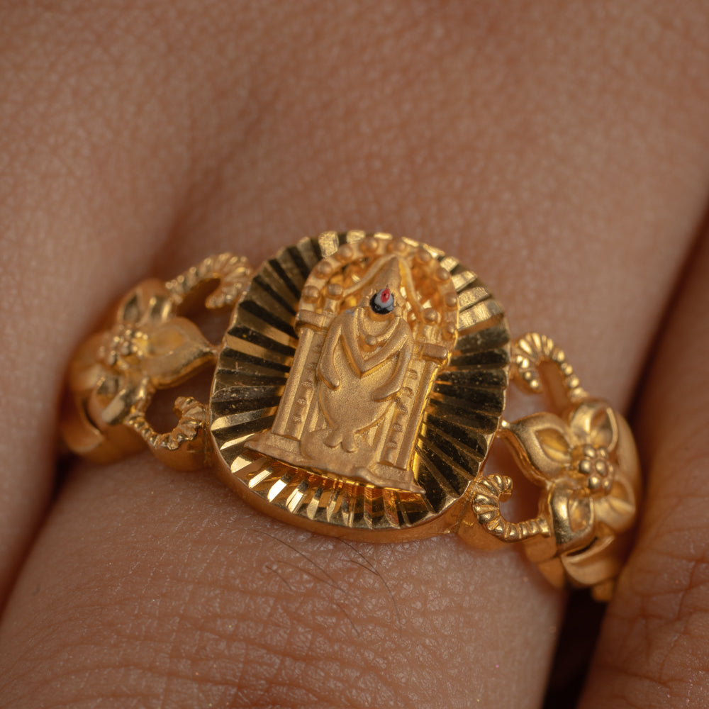 Sleek Ring