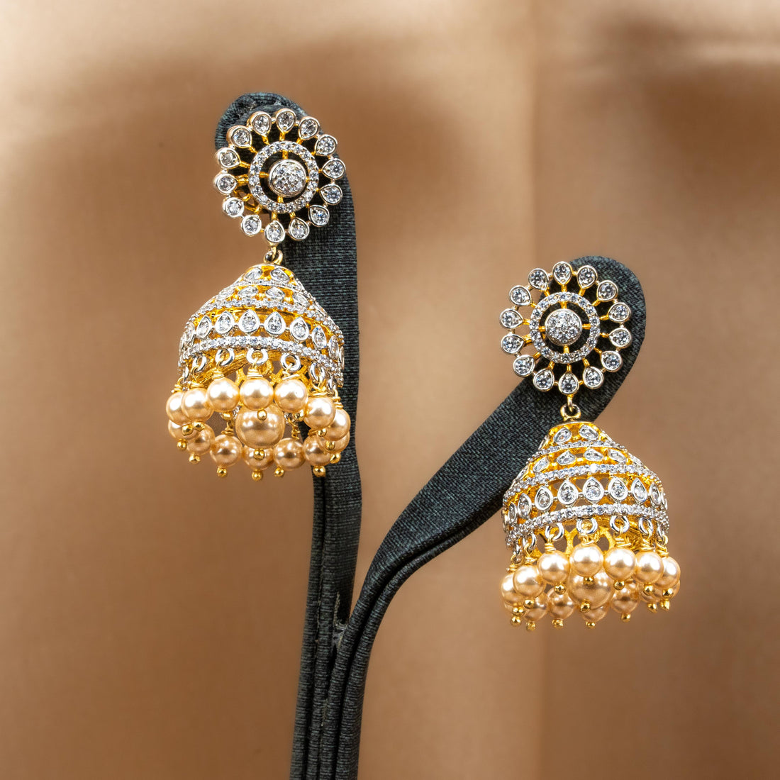 Varuni Jhumka