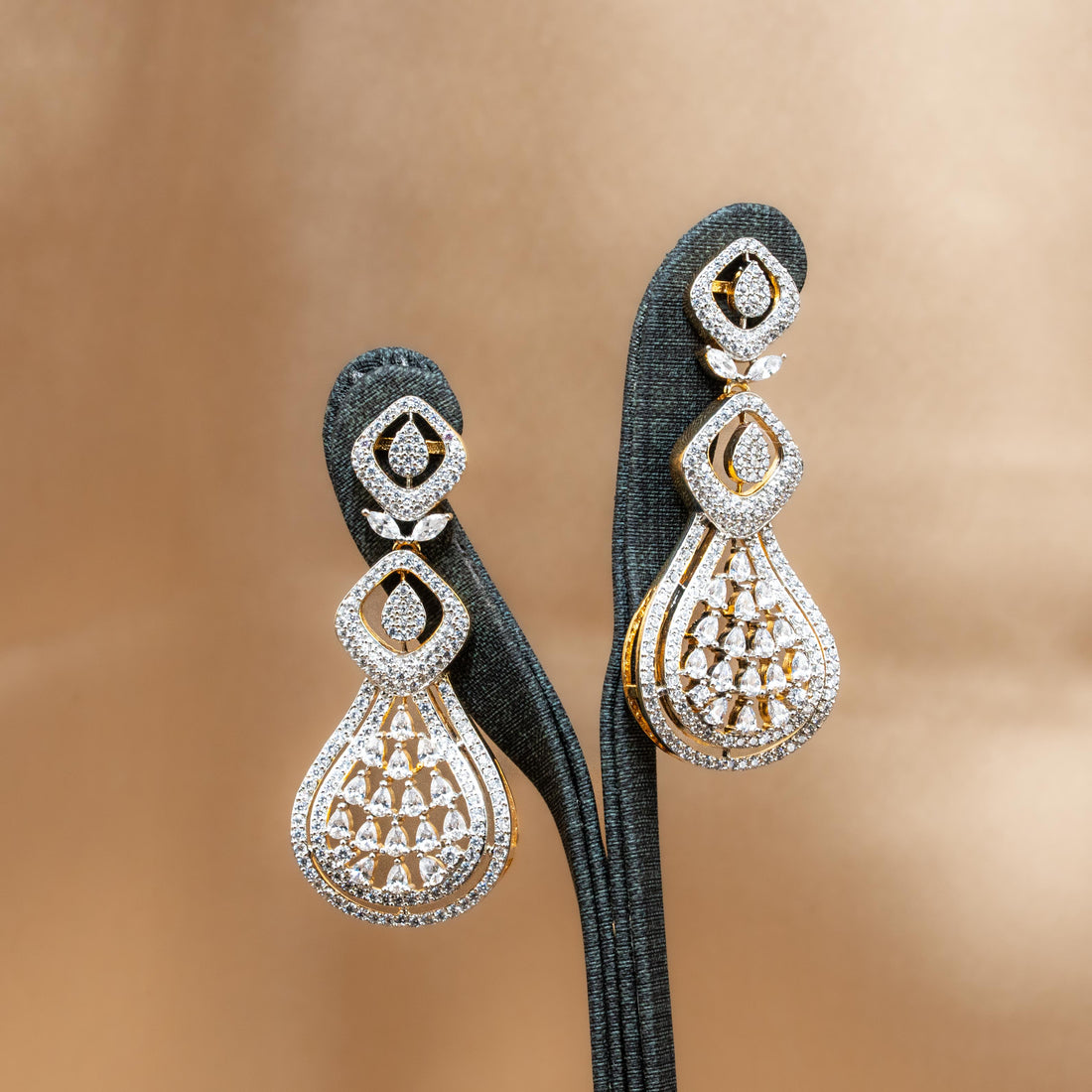 Tilini Jhumka