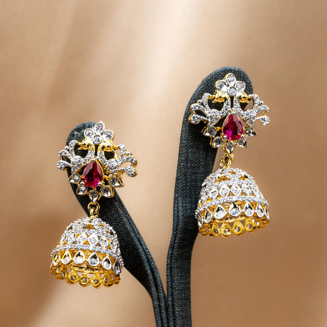 Dhanya Jhumka