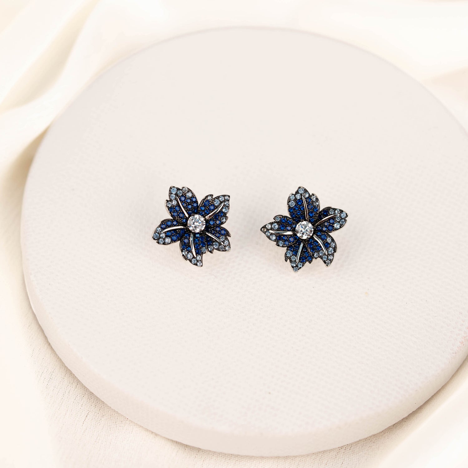 Indigo leafy Stud