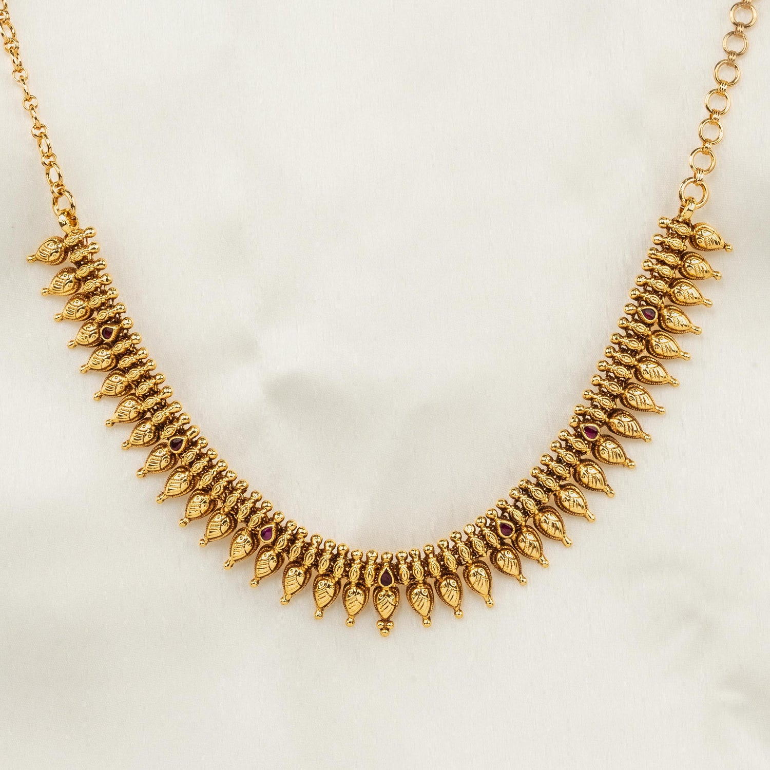Short Plain Neckalce