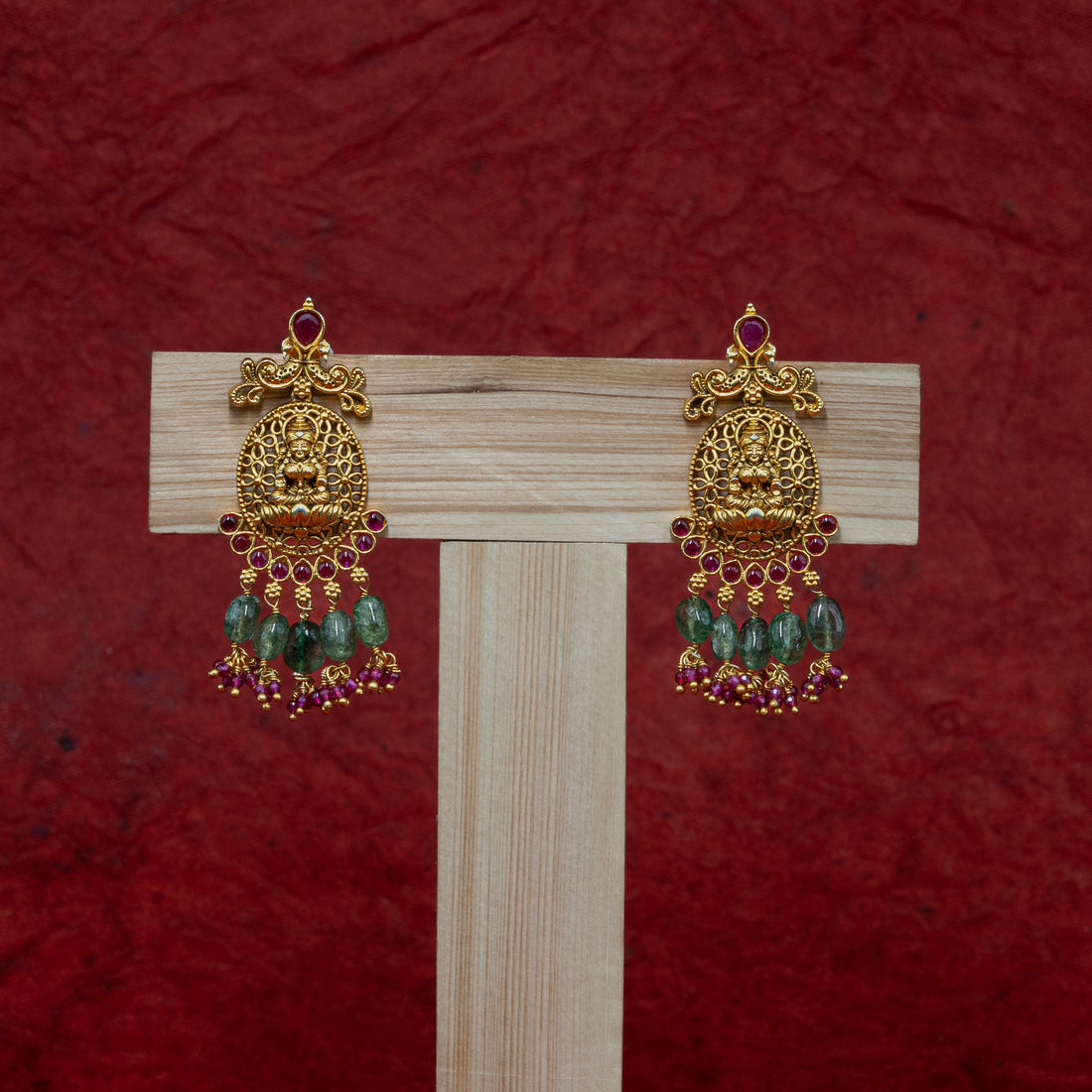 Sakshi Jhumkas