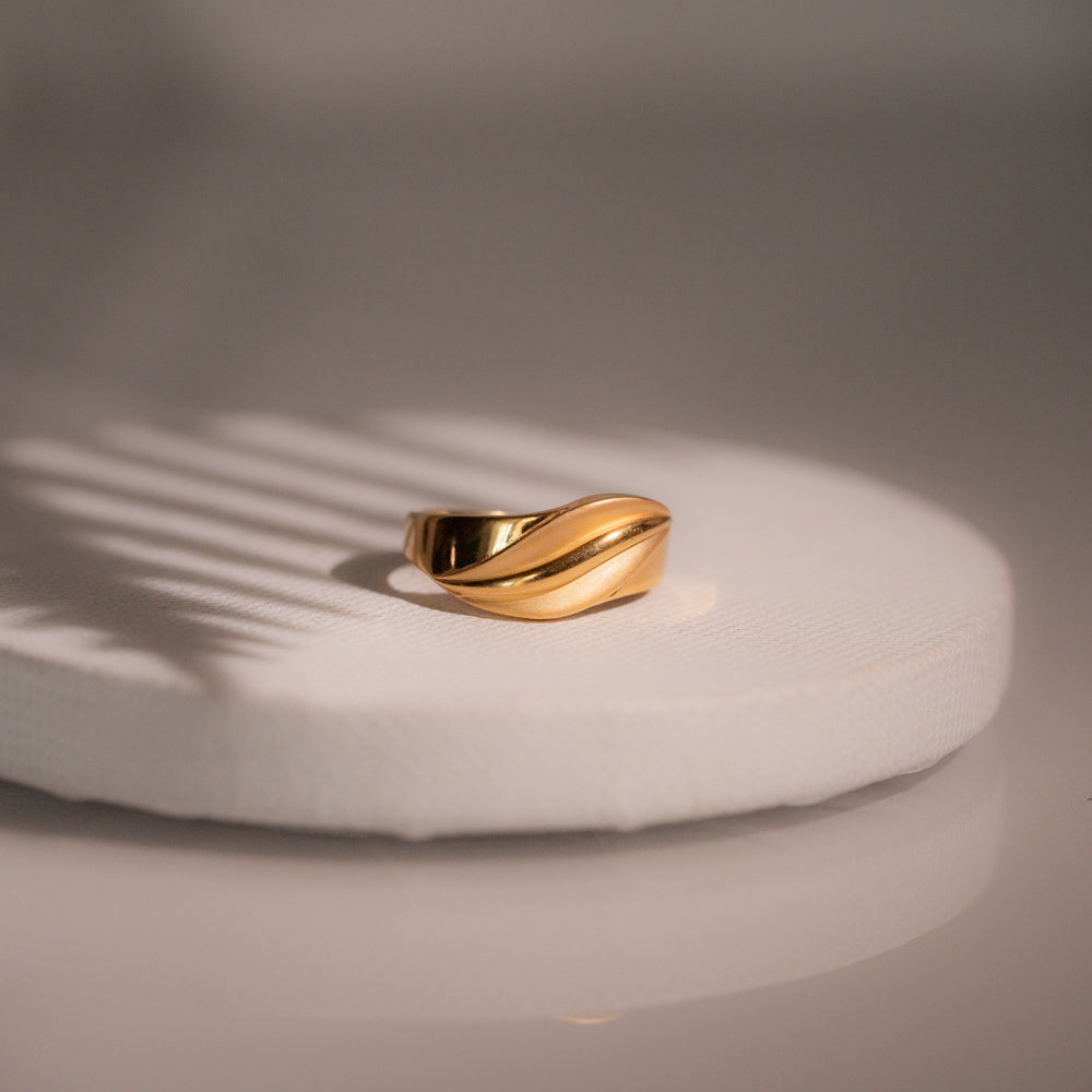 Sleek Ring