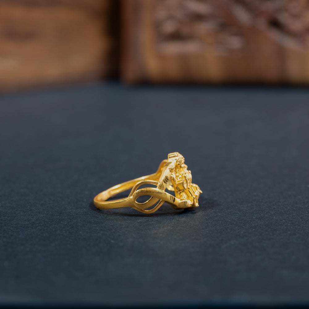 Sleek Ring