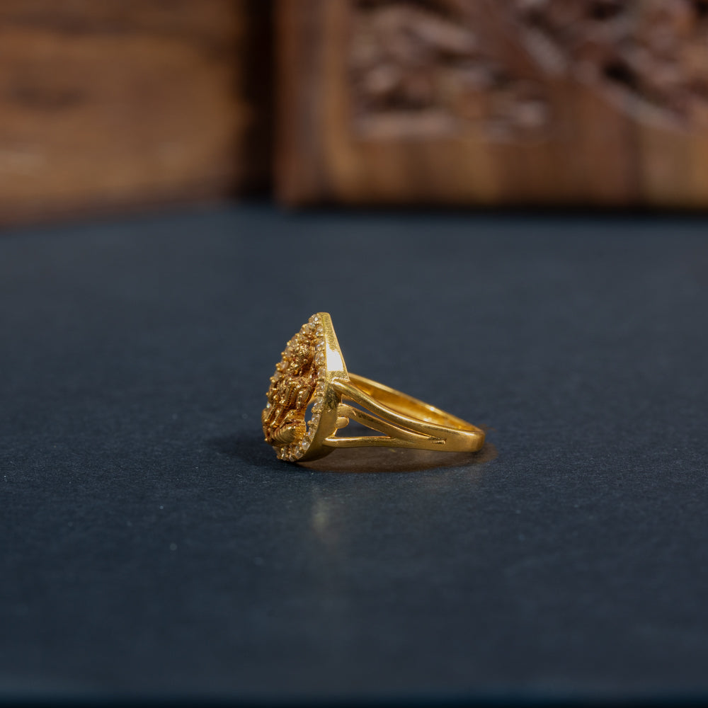 Sleek Ring