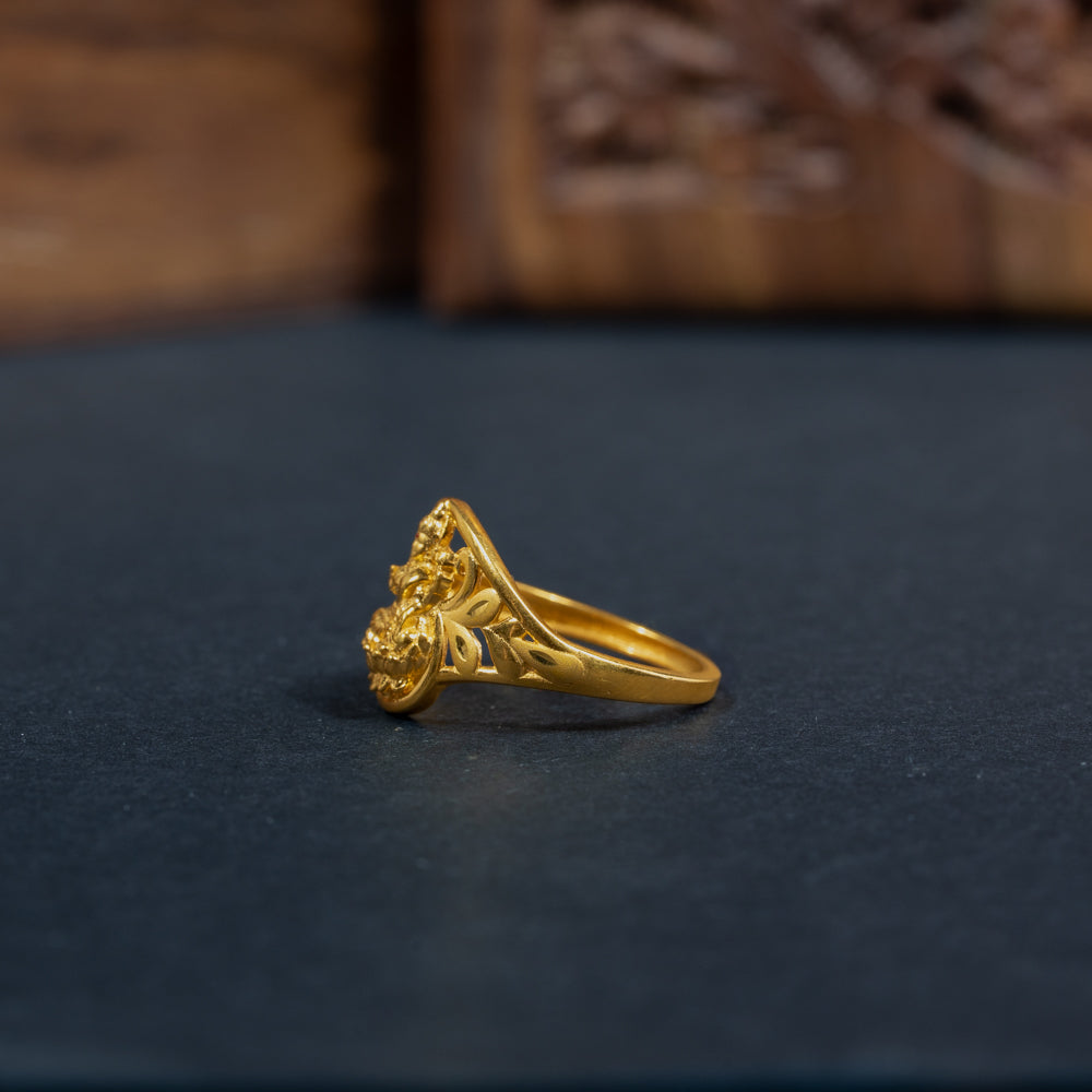 Sleek Ring