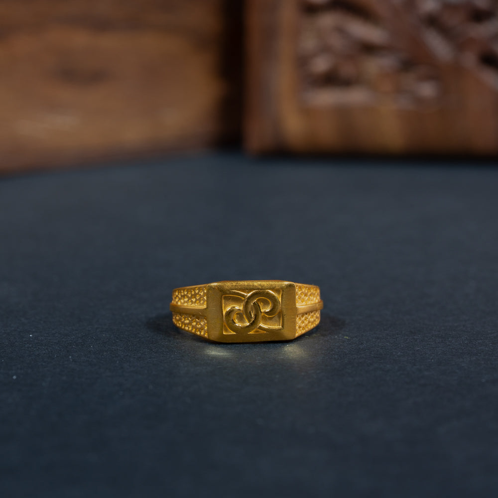 Sleek Ring