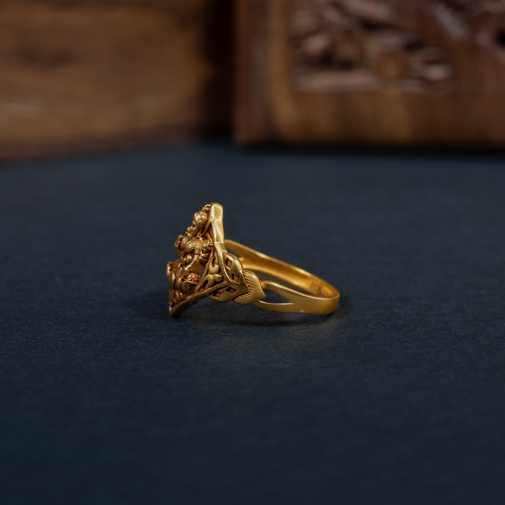 Sleek Ring
