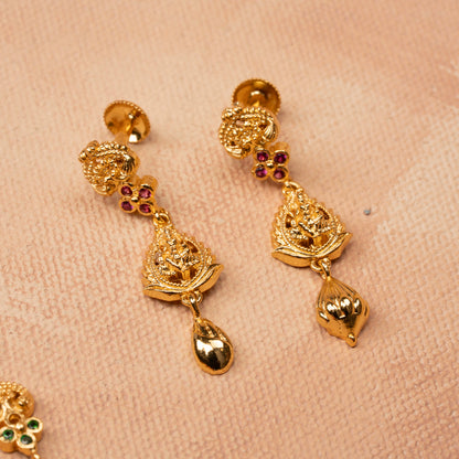Sleek Necklace with stud