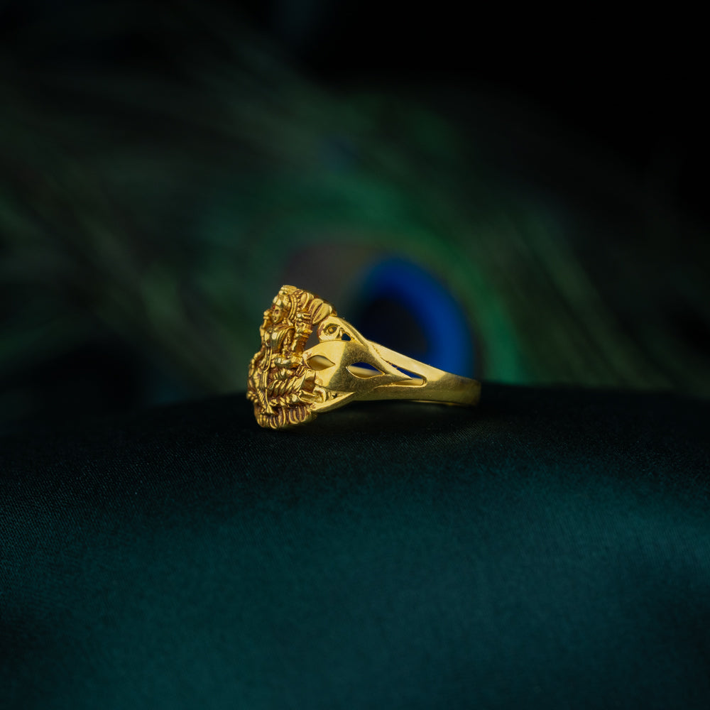 Sleek Ring
