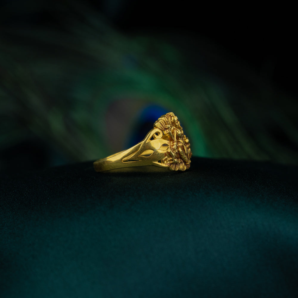 Sleek Ring