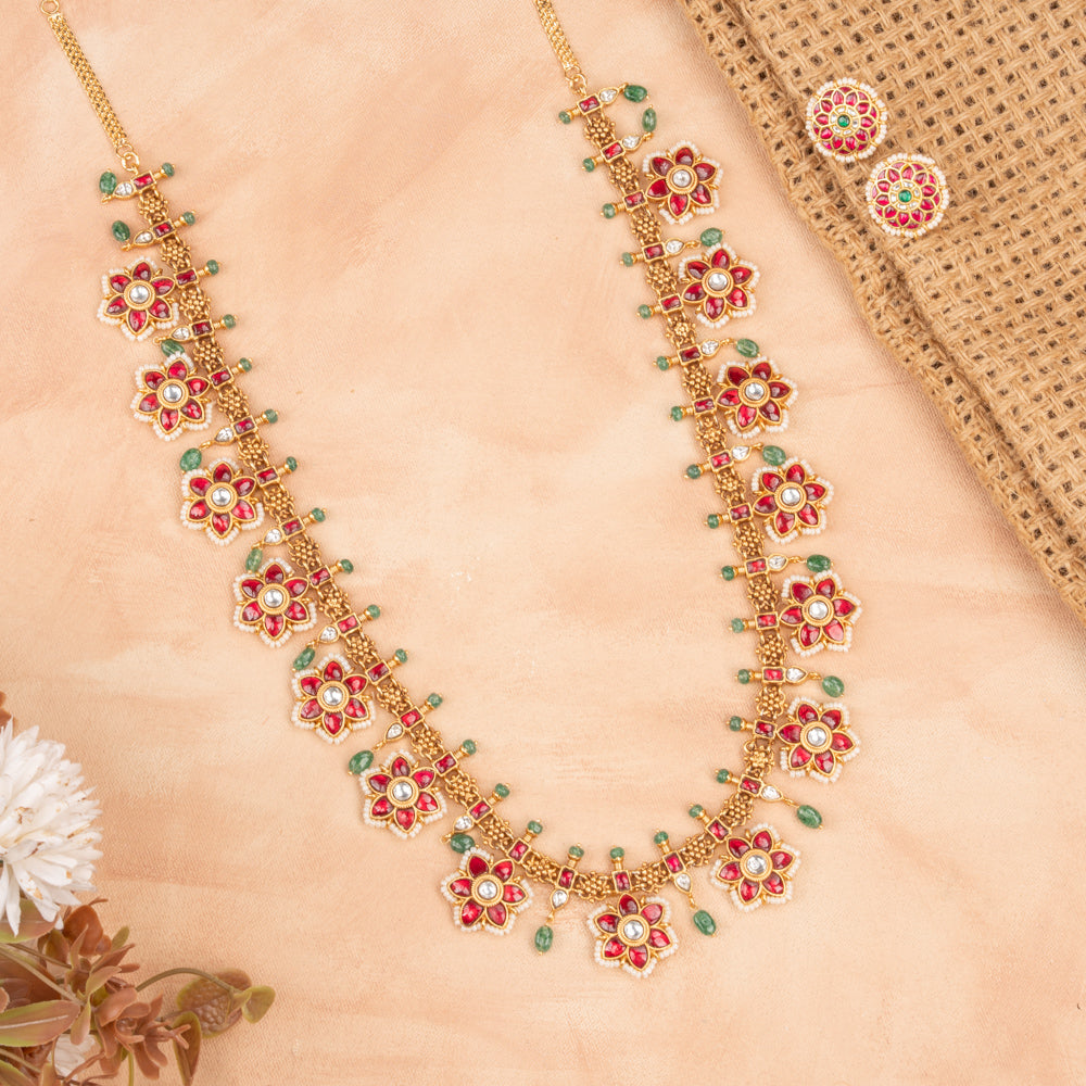 Kundan Haram &amp; stud