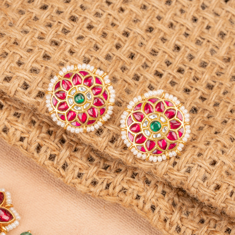 Kundan Haram &amp; stud