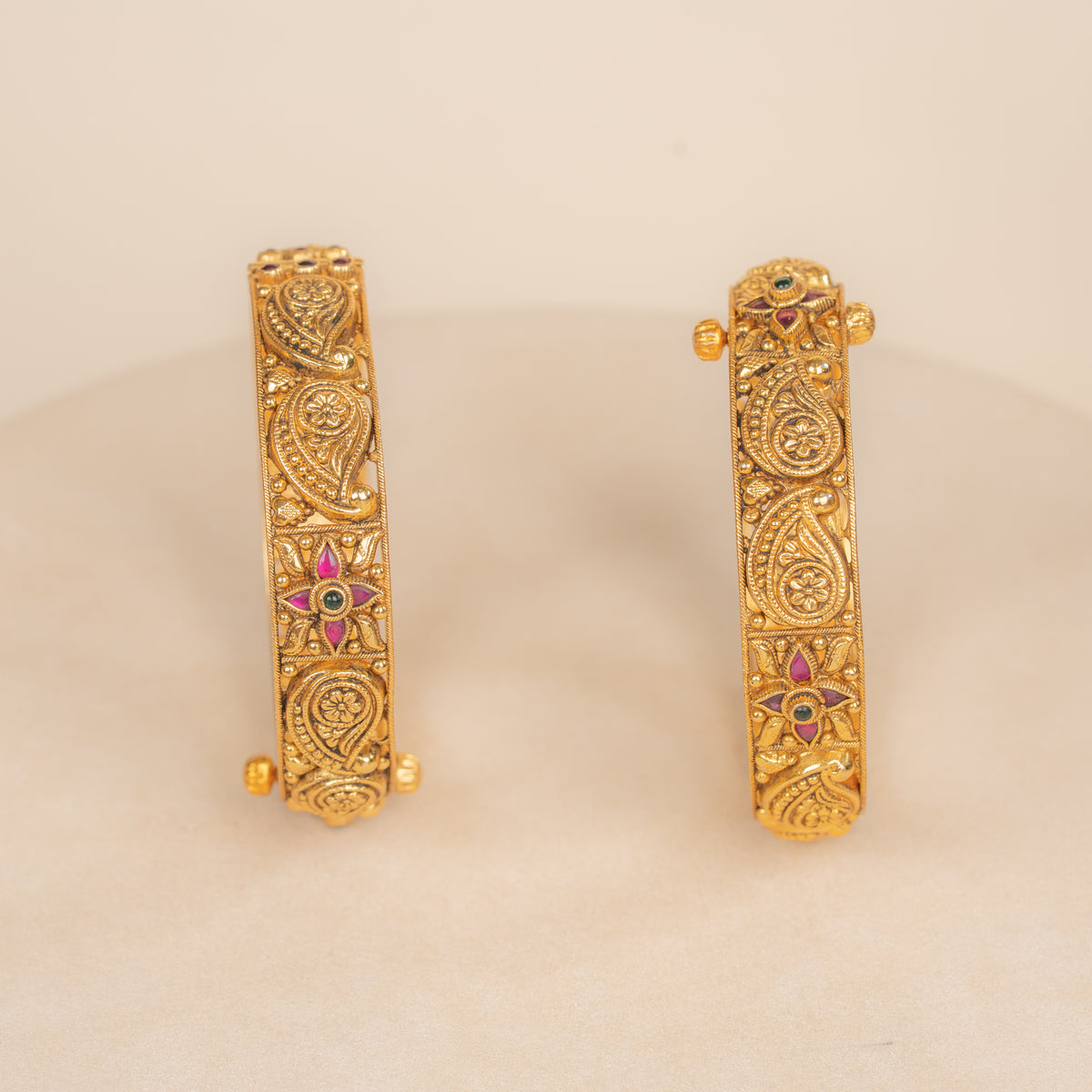 Nakas Bangle