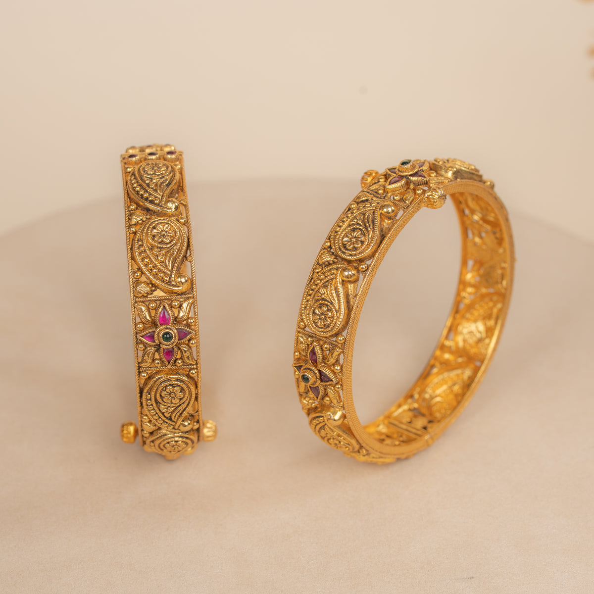 Nakas Bangle