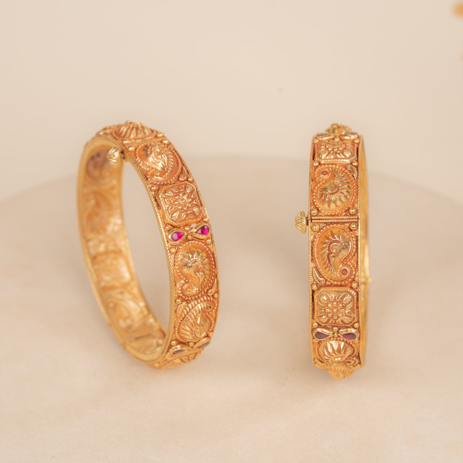 Nakas Bangle