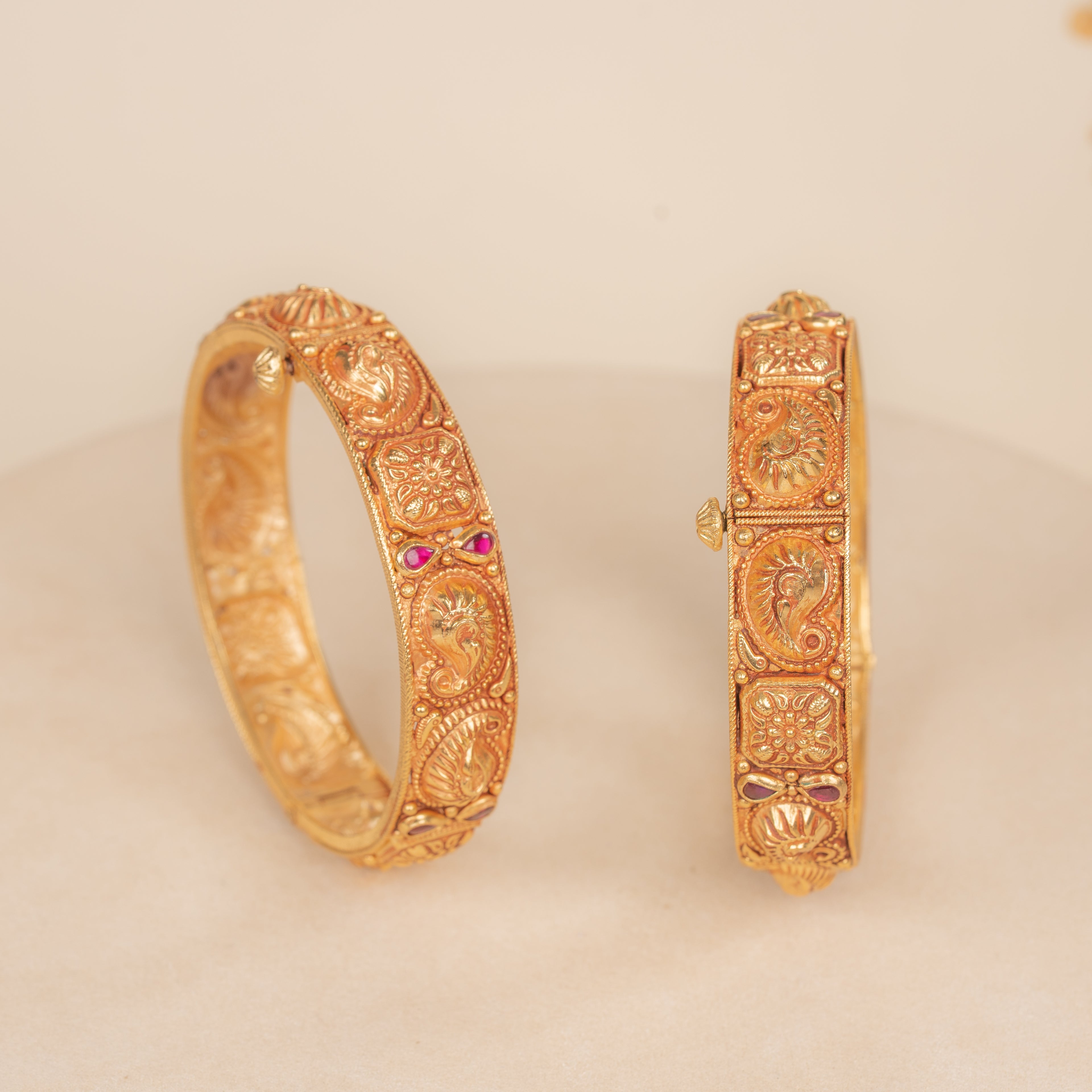Nakas Bangle