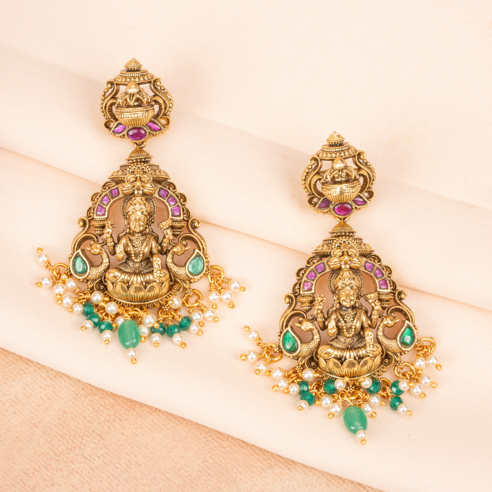 Kundan Jhumkas