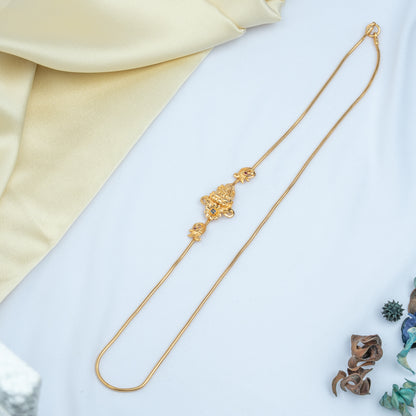 Pravita Mugappu Chain