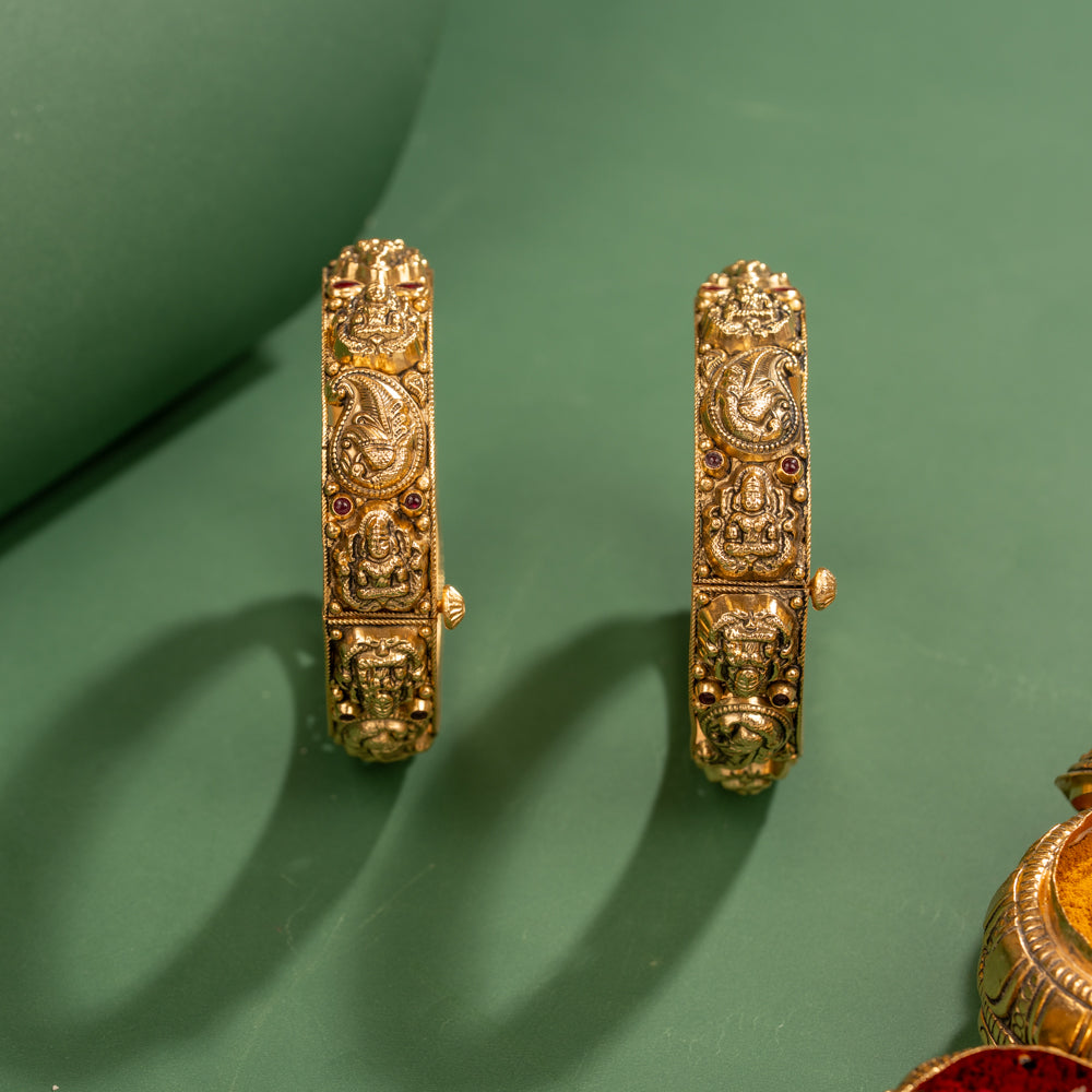 Nakas Bangle