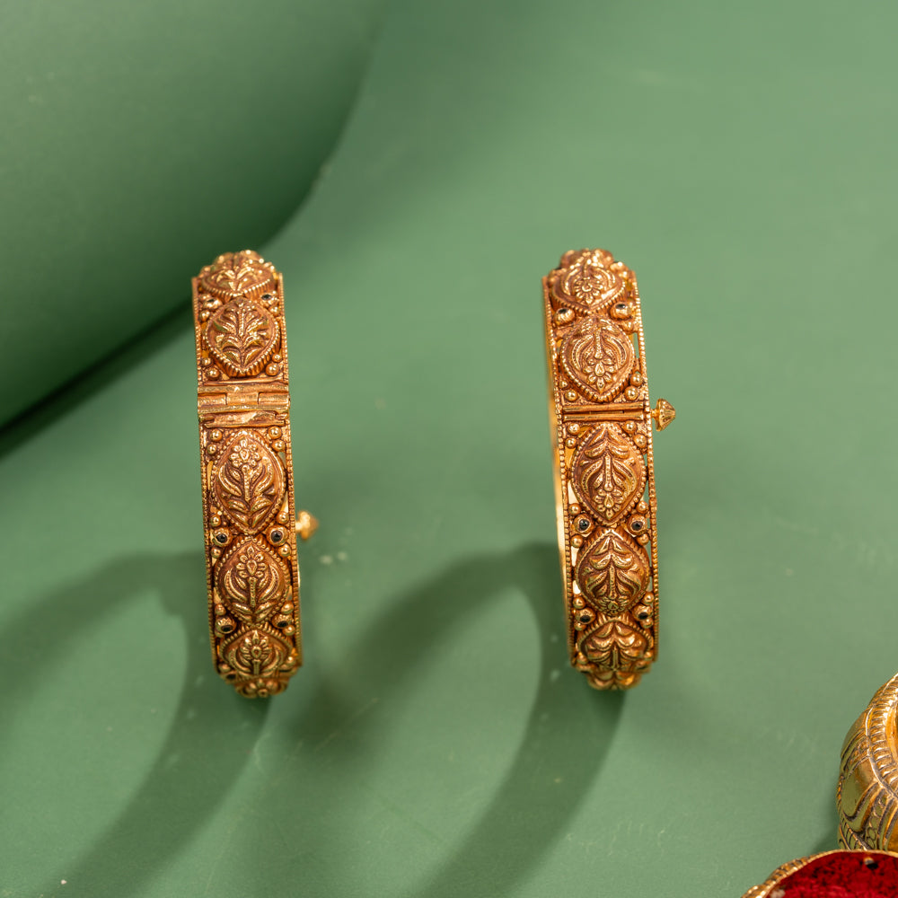 Nakas Bangle