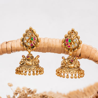 Kundan Jhumkas