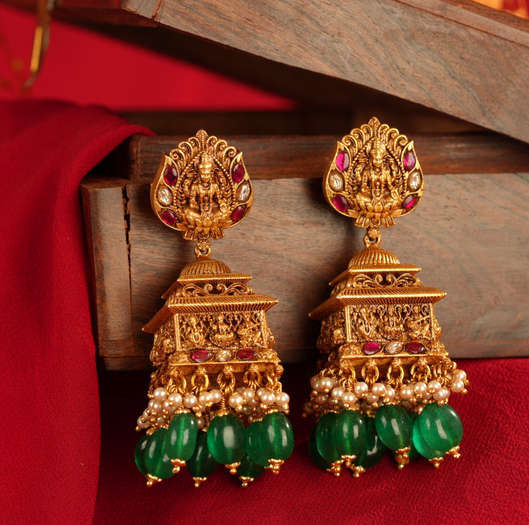 Kundan Jhumkas