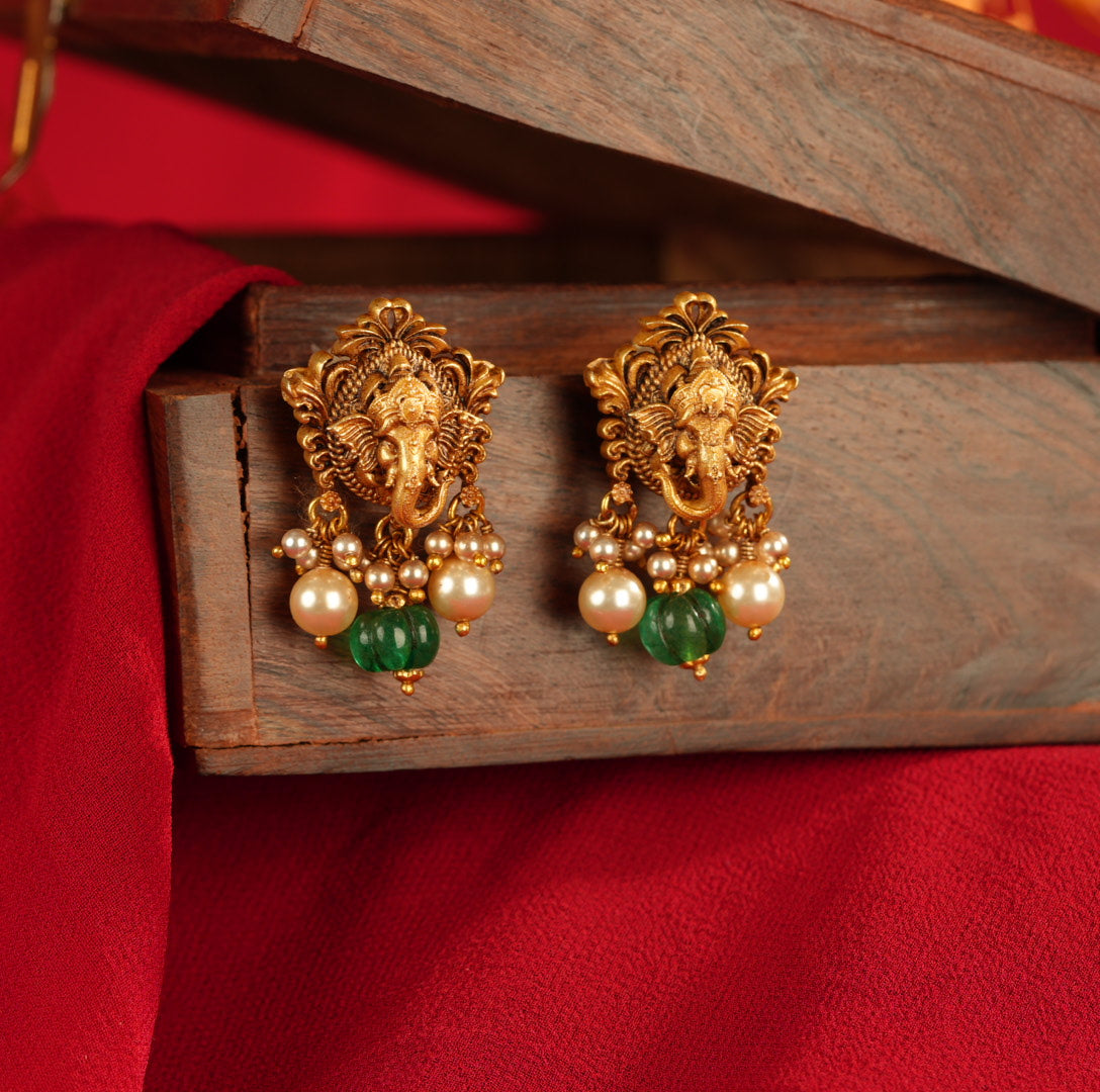 Kundan Studs