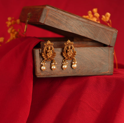 Kundan Studs