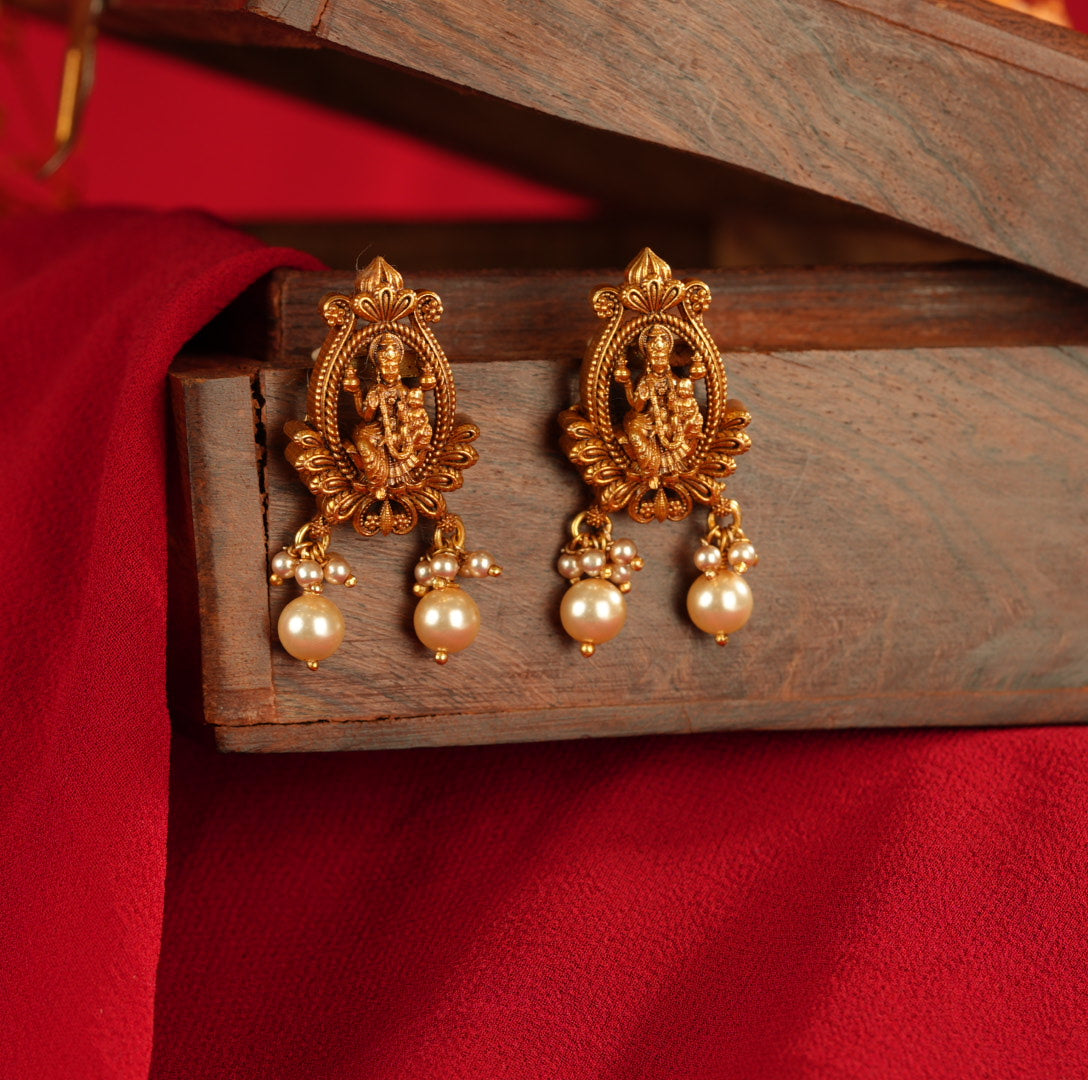 Kundan Studs