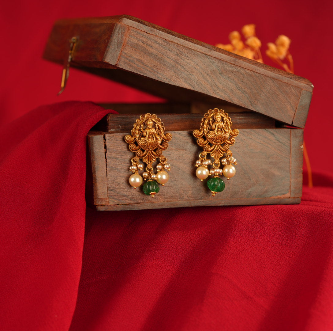 Kundan Studs