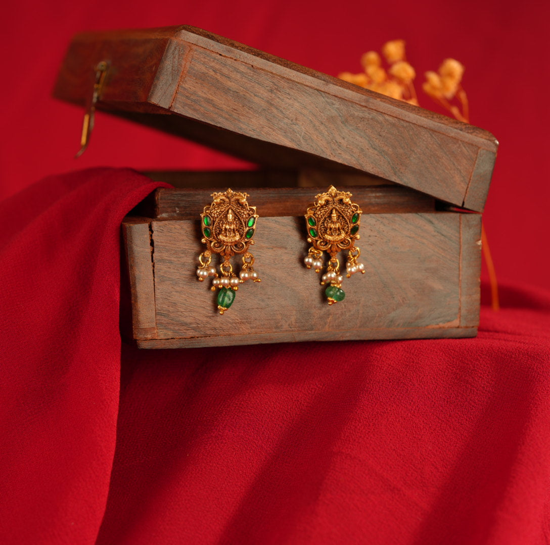Kundan Studs
