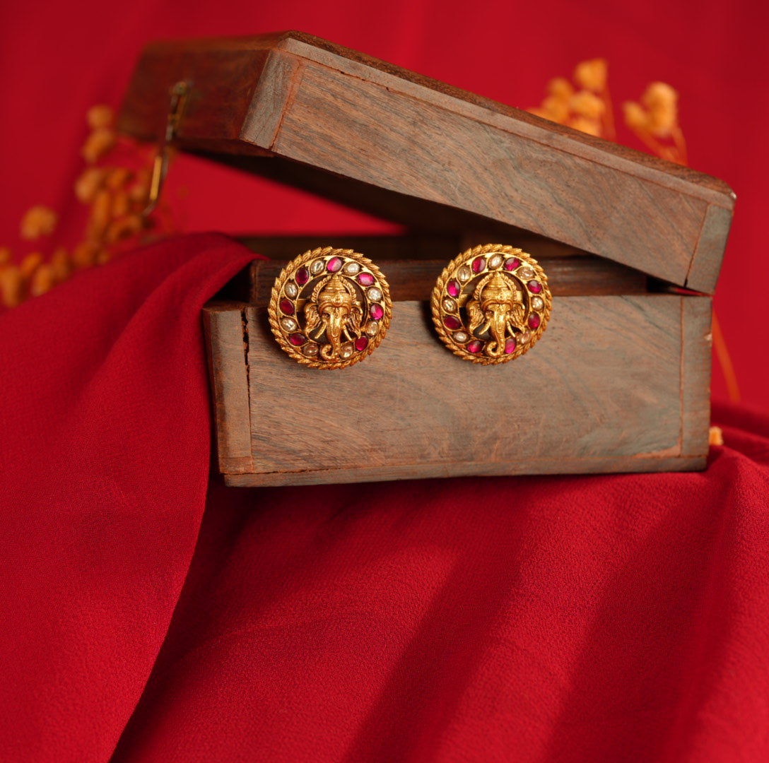 Kundan Studs